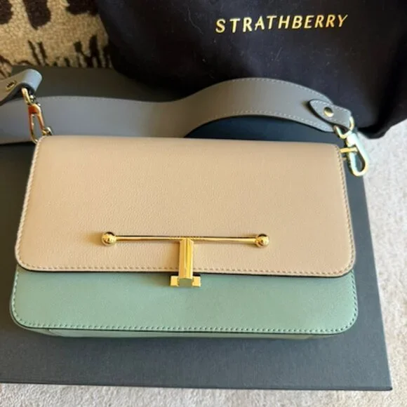 Stunning Strathberry Melville Baguette - Picture 2 of 5